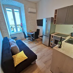 https://tonys-apartments.primorje-gorskikotar.com